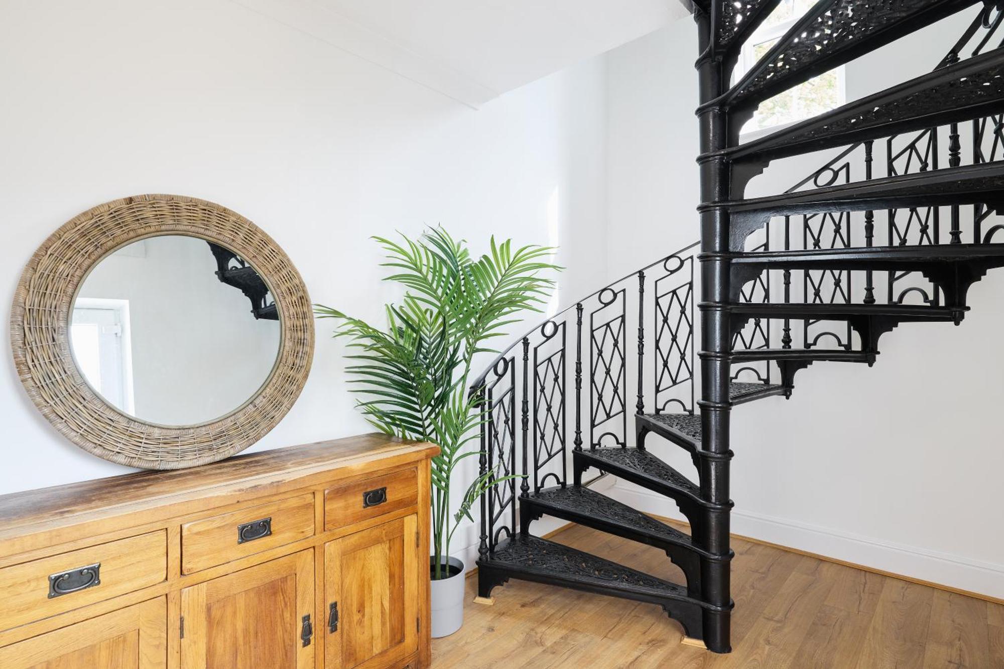 The Castleman Apartment *